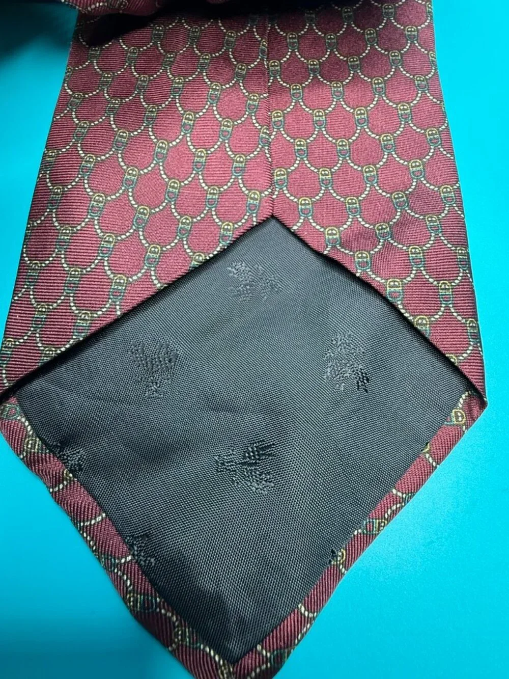 Brooks Brothers 100% Silk Tie Maroon Chain Link Wave Pattern USA Made